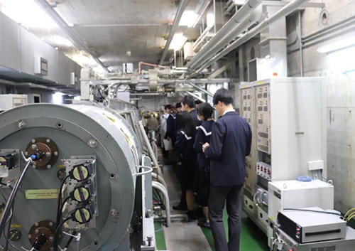 施設見学（量子ビーム科学研究施設）